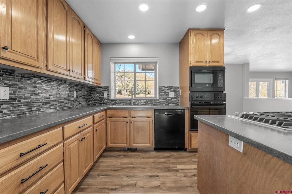 300 Horse Thief Lane