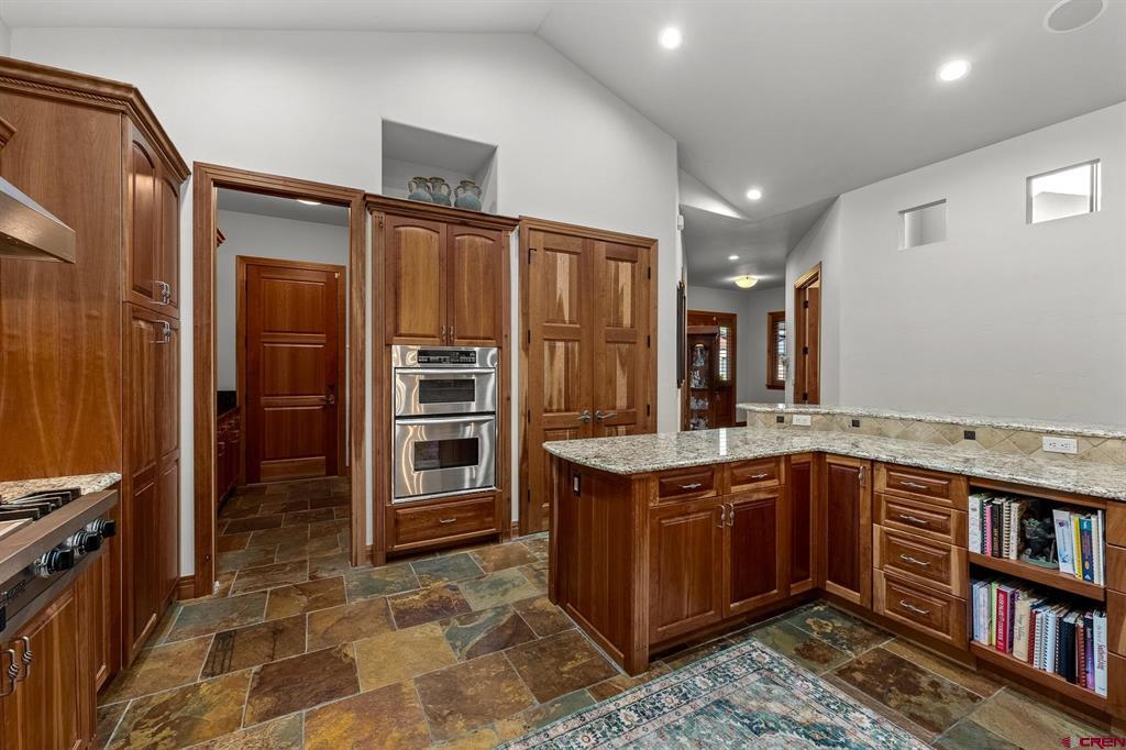 44 Mid Iron Court