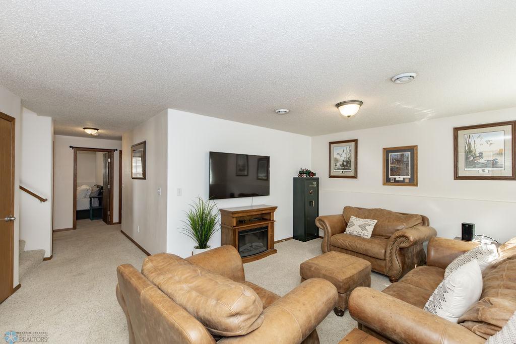 1683 Oakwood Drive