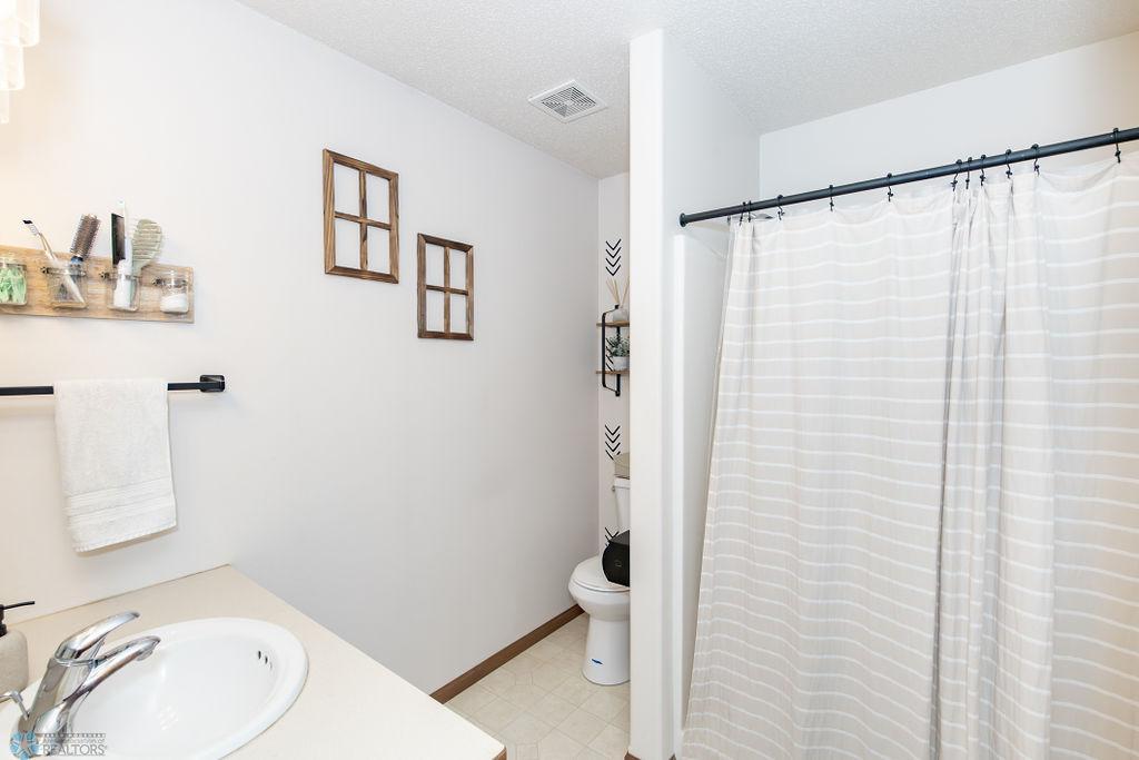 1683 Oakwood Drive