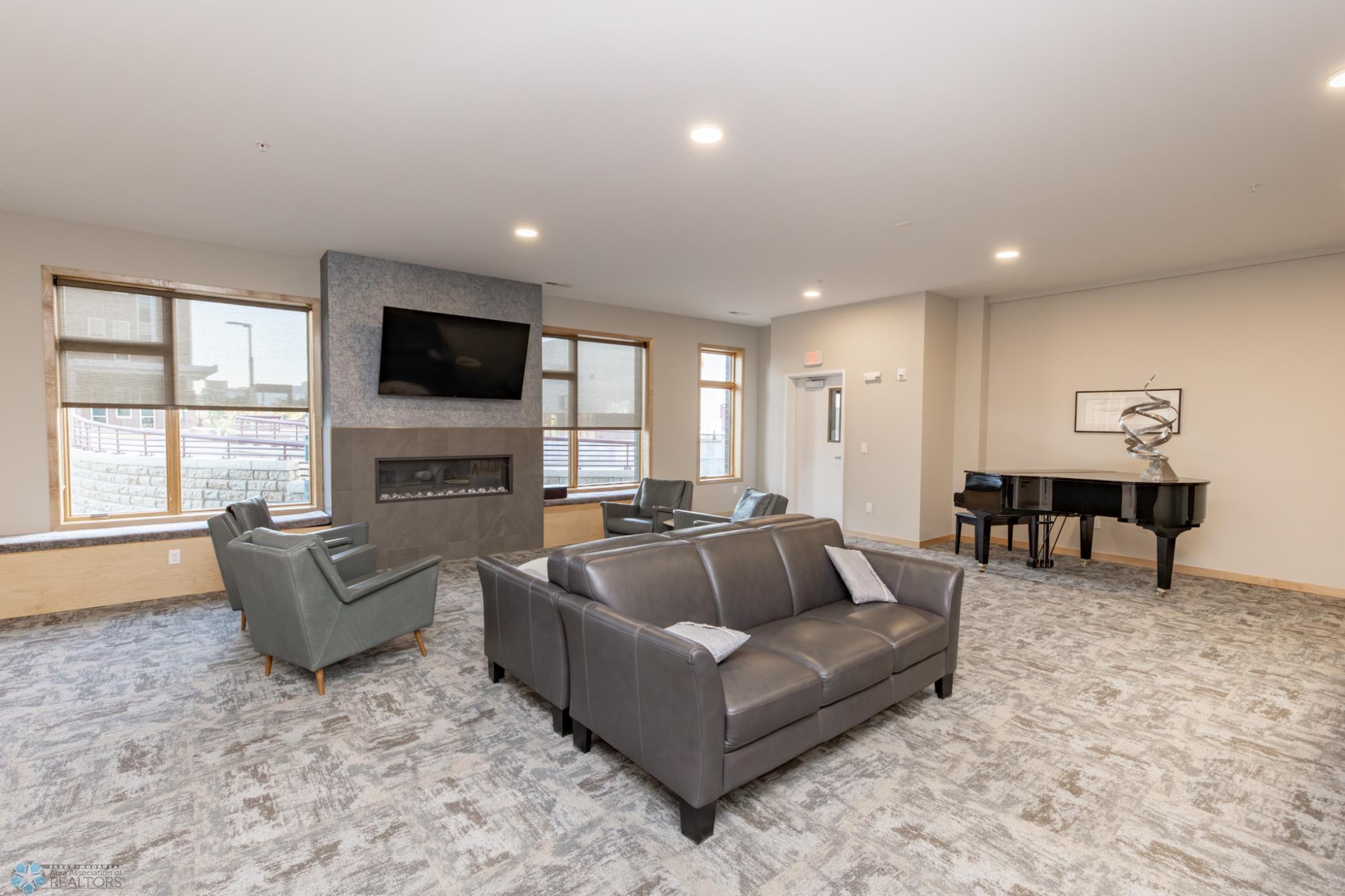 200 4th Avenue N Unit: #310