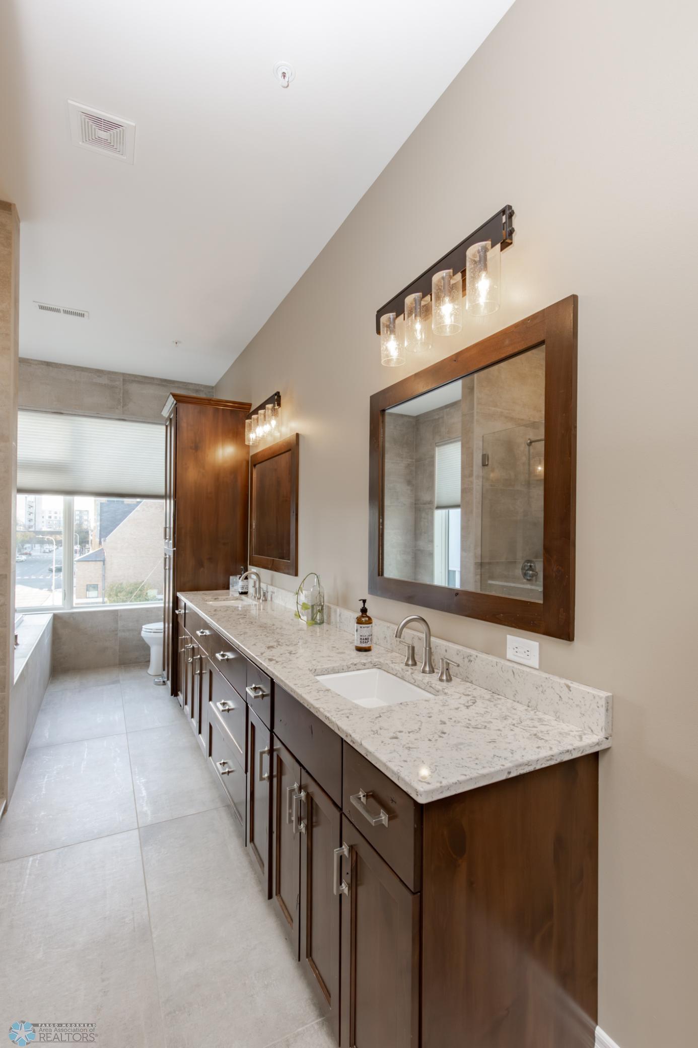 200 4th Avenue N Unit: #310