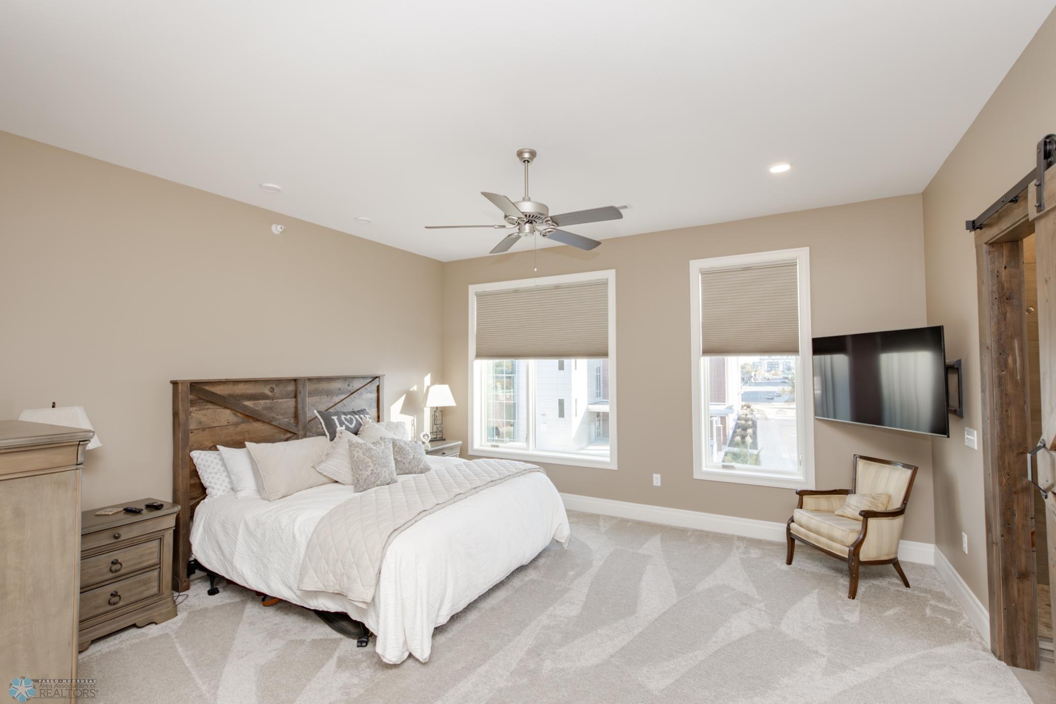 200 4th Avenue N Unit: #310