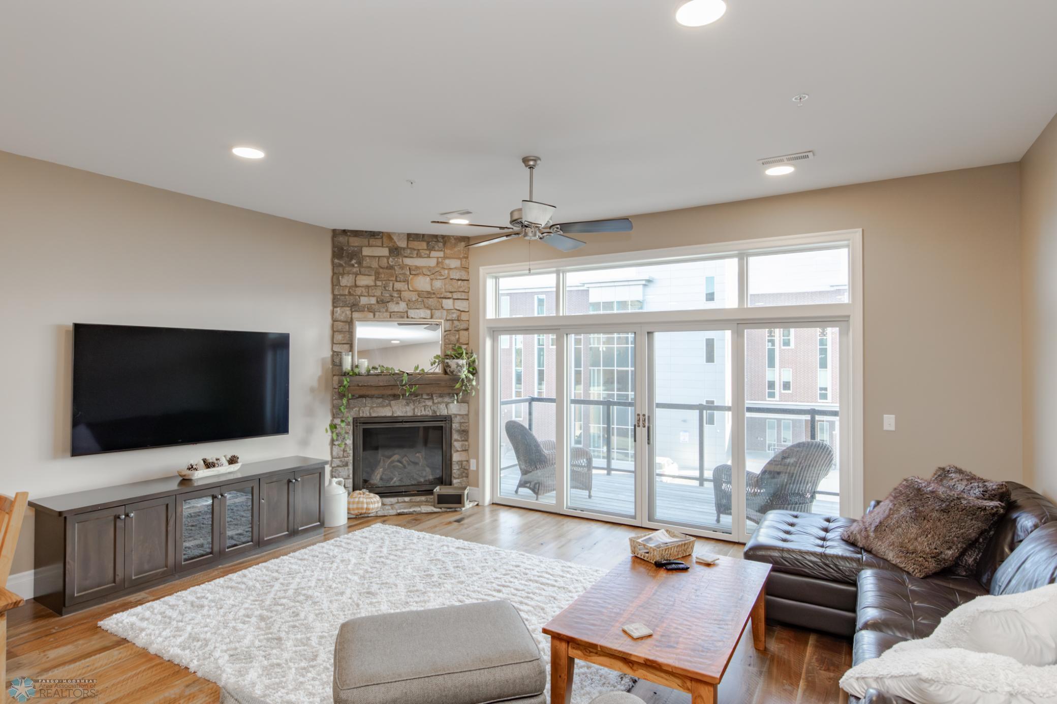 200 4th Avenue N Unit: #310