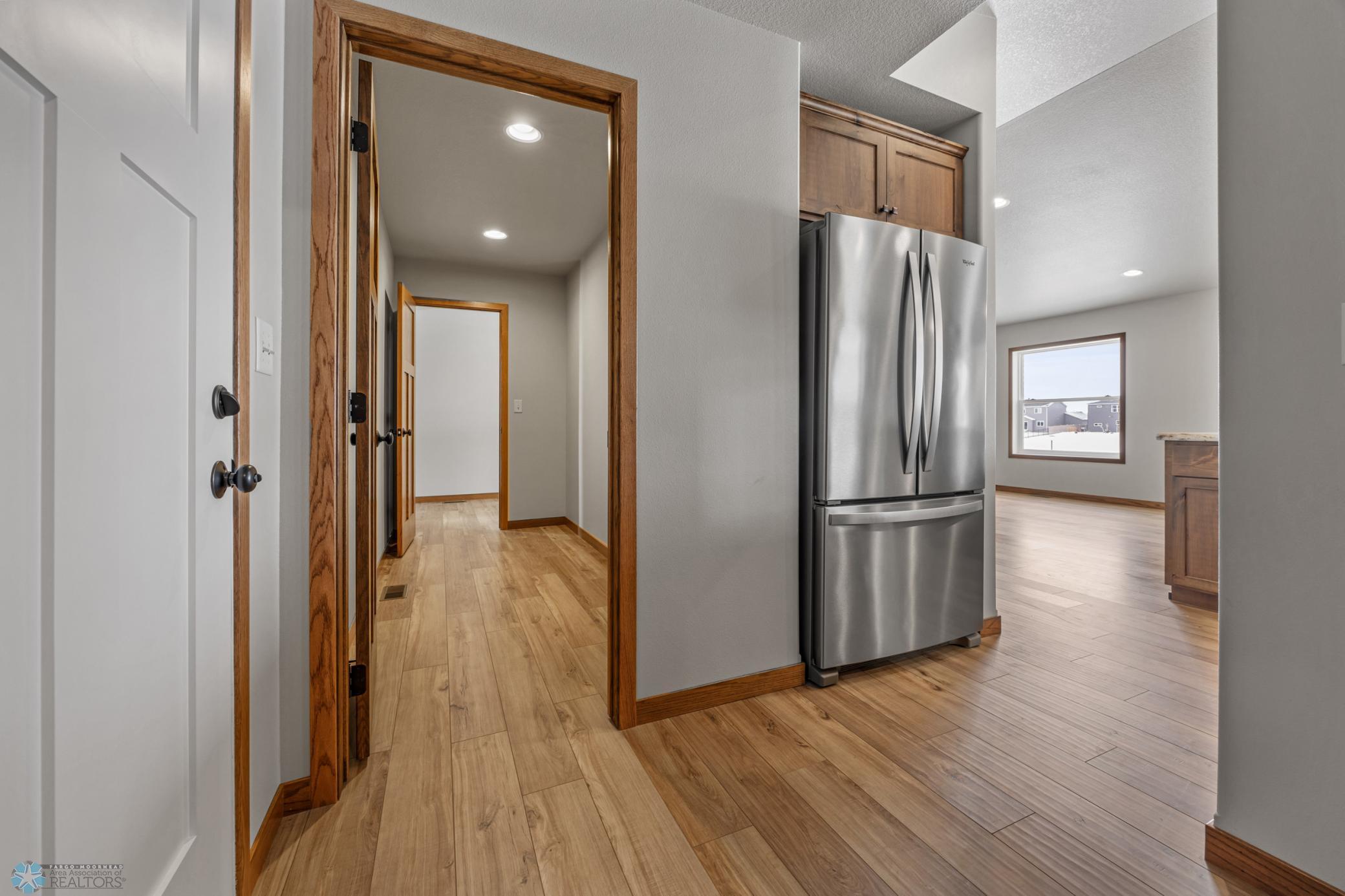8829 Meadowlark Parkway