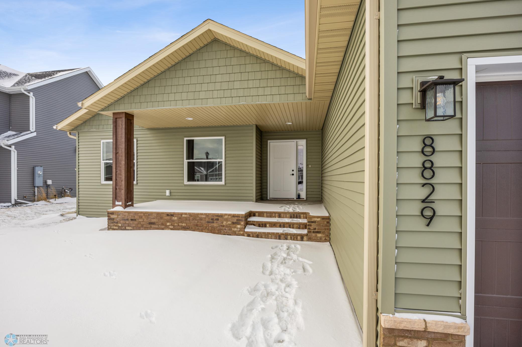 8829 Meadowlark Parkway