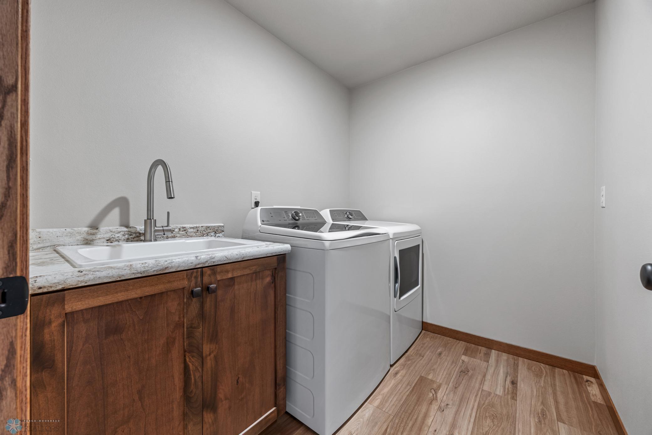 8829 Meadowlark Parkway