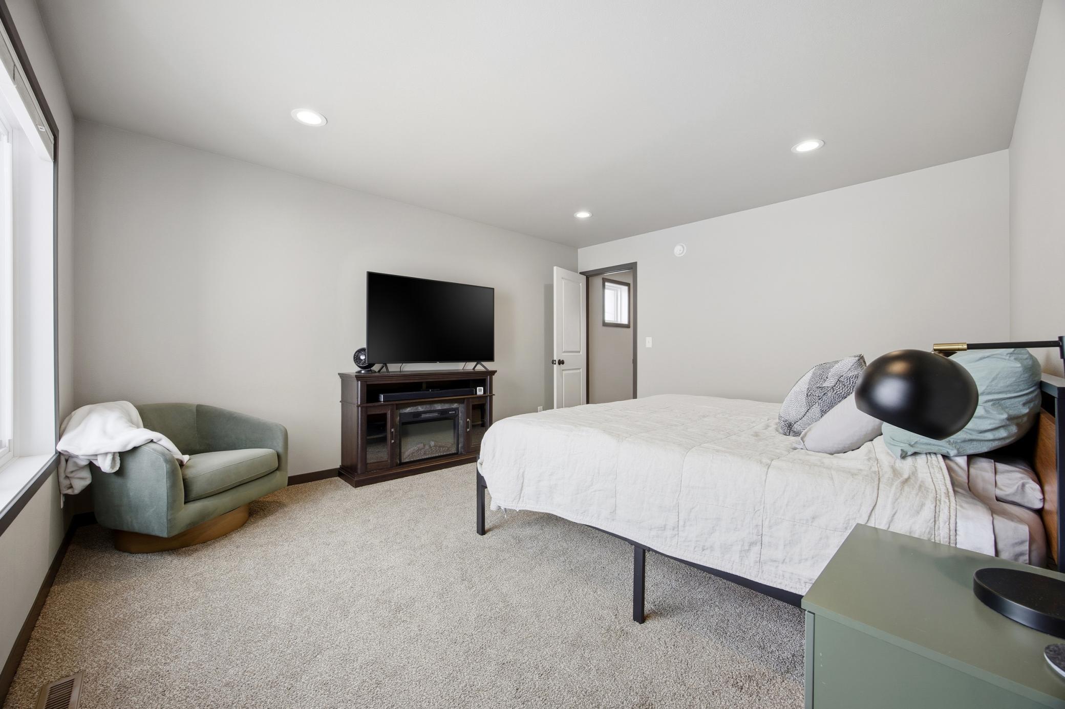 2734 12th Street W