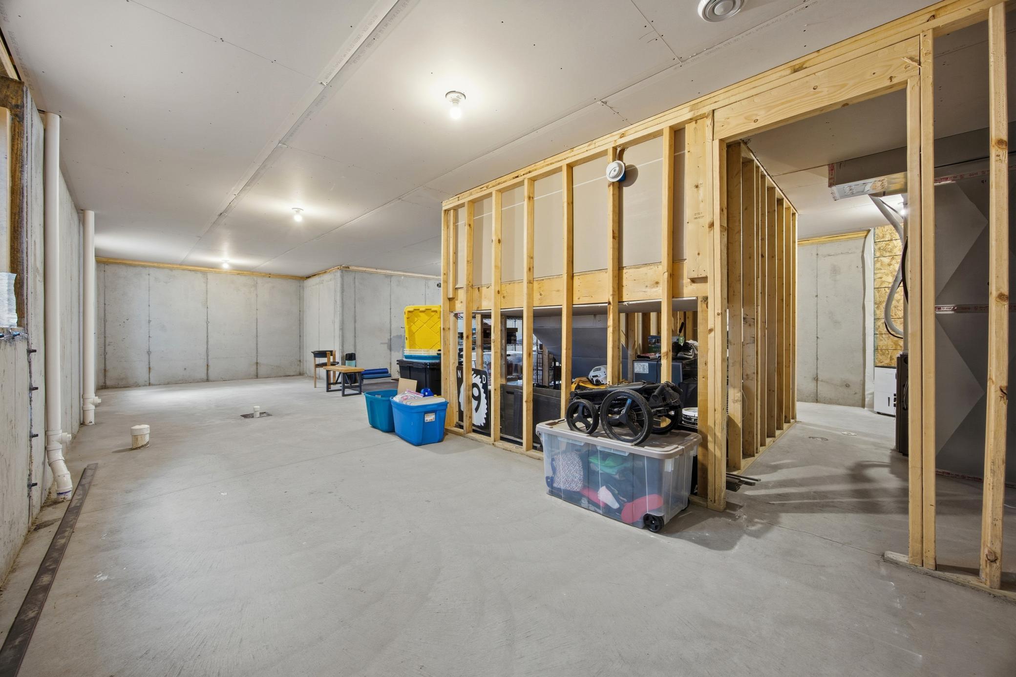 2734 12th Street W