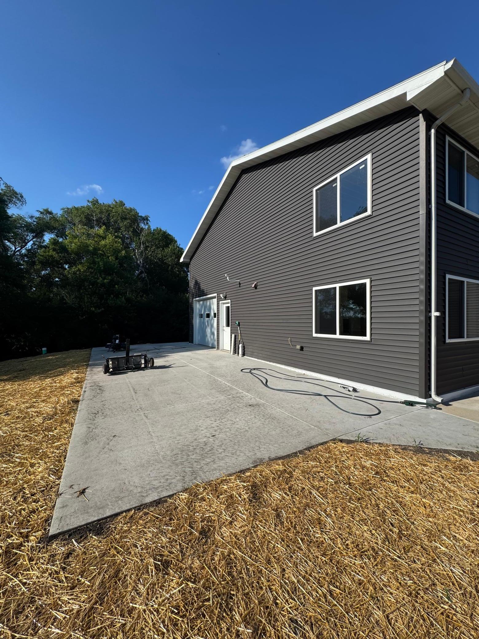 137 Roosevelt Street