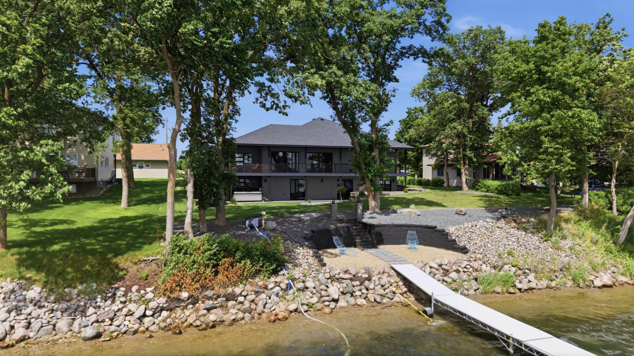 826 Shorewood Drive