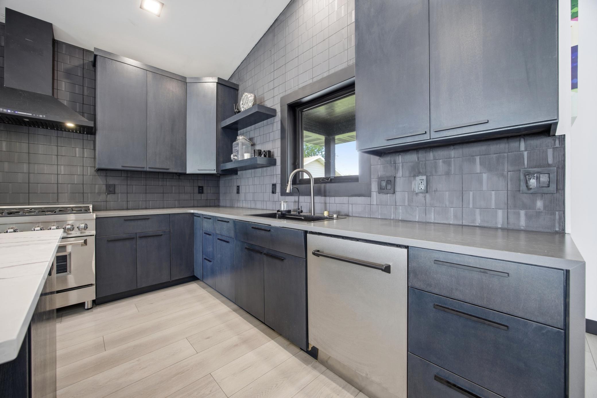 826 Shorewood Drive