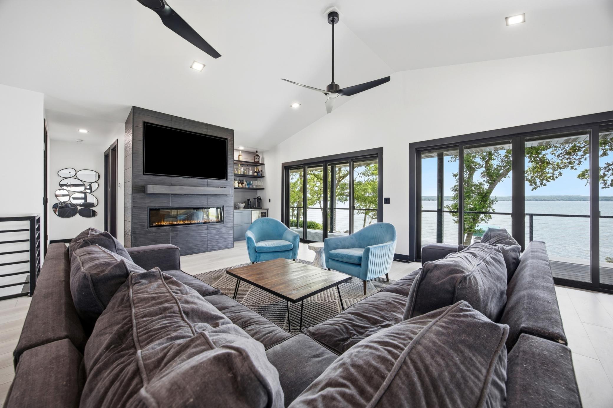 826 Shorewood Drive