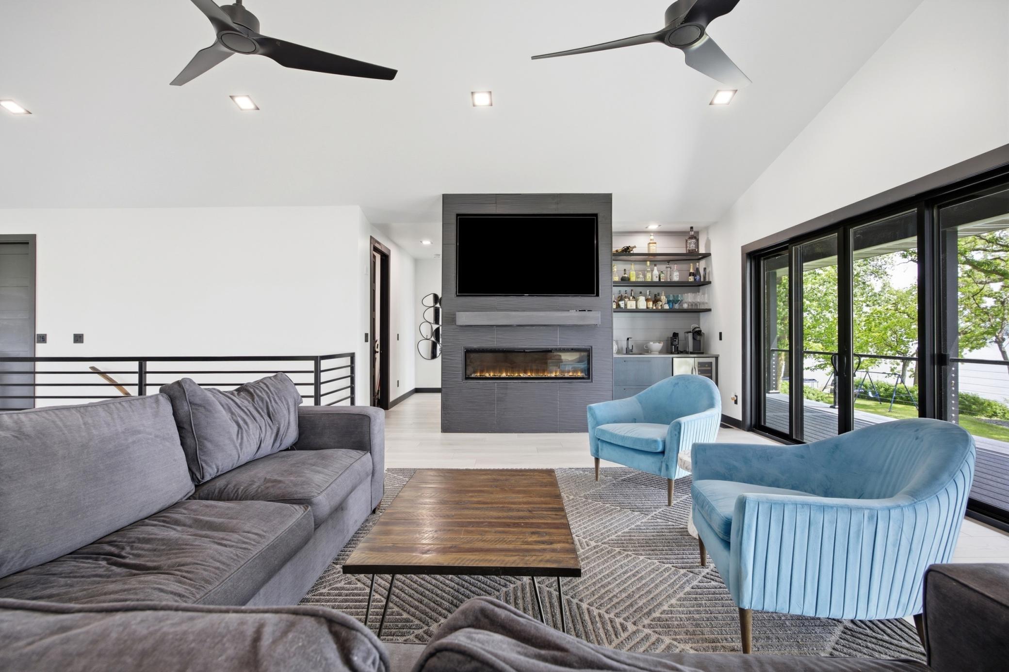 826 Shorewood Drive