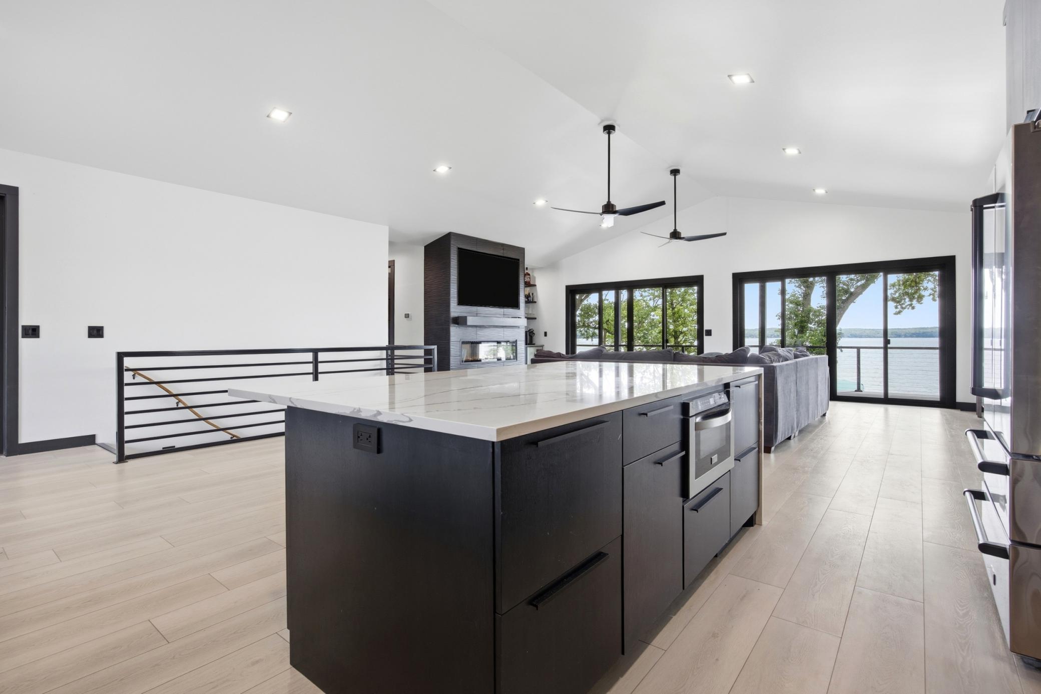 826 Shorewood Drive