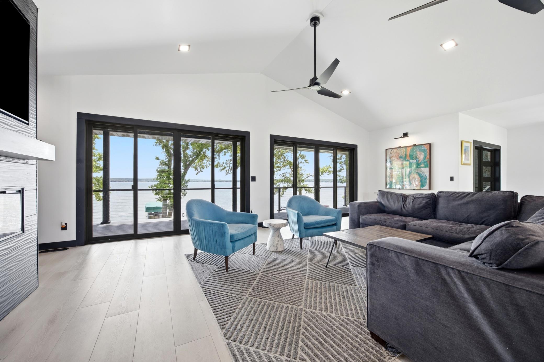826 Shorewood Drive