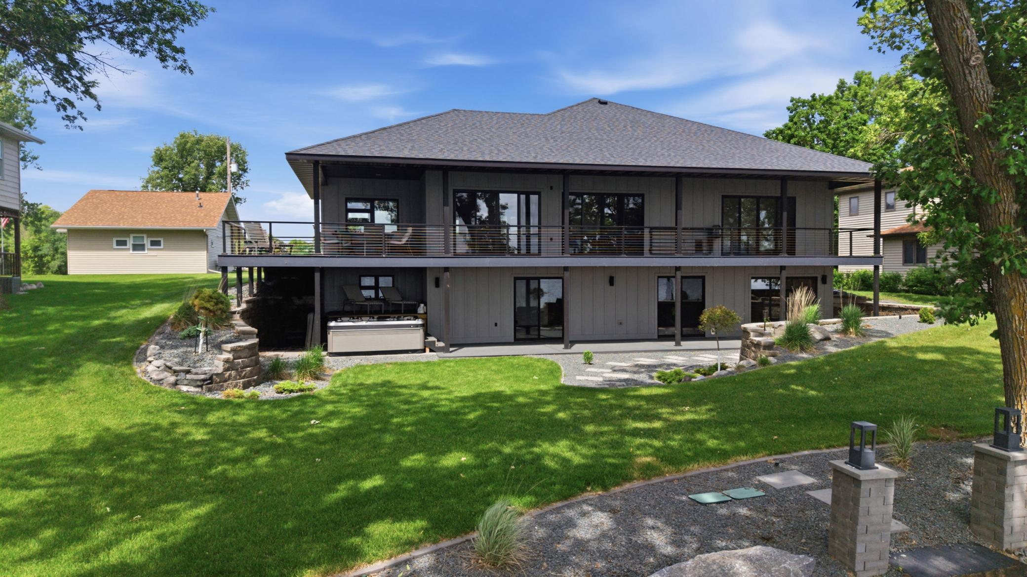 826 Shorewood Drive