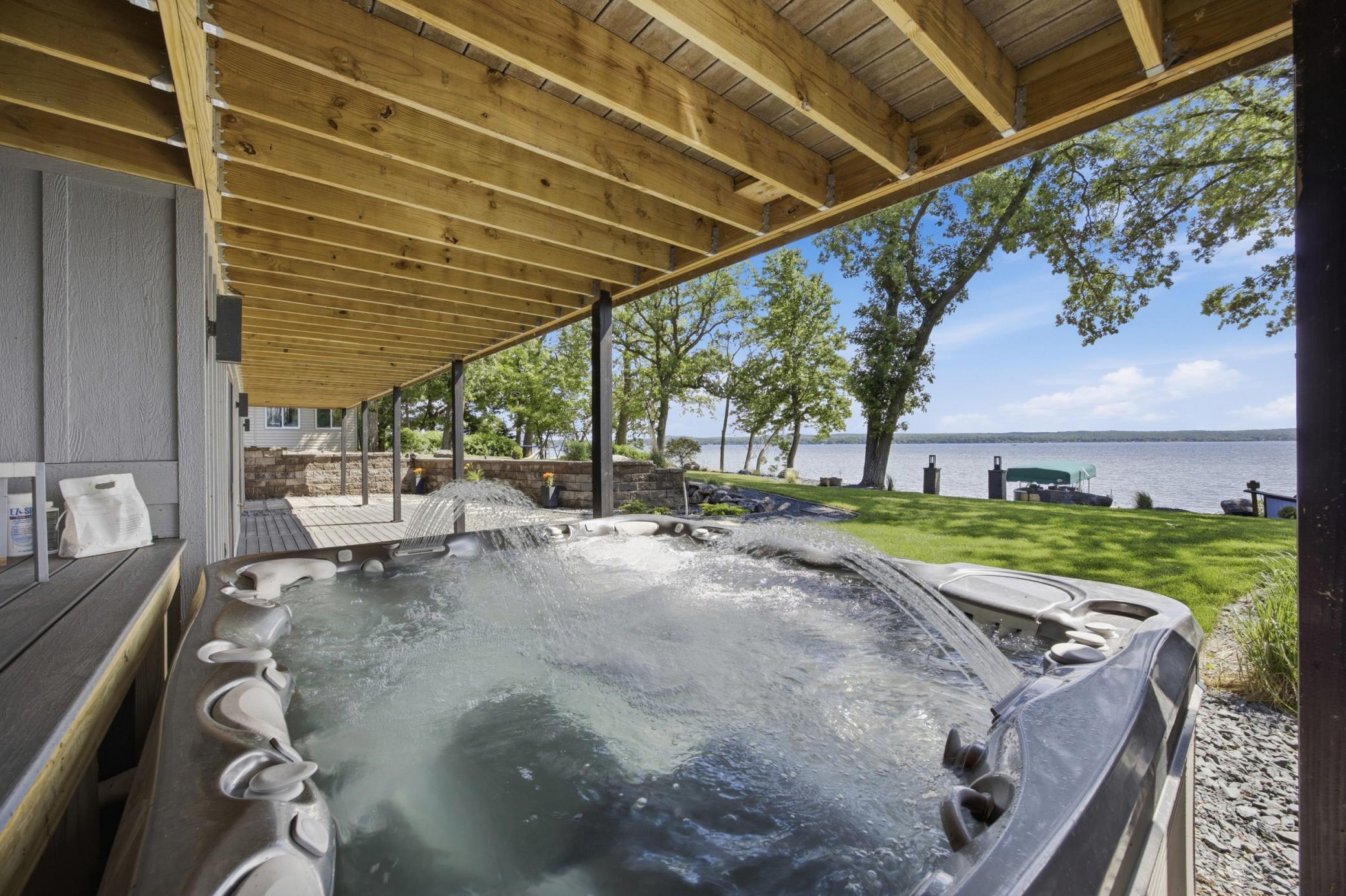 826 Shorewood Drive