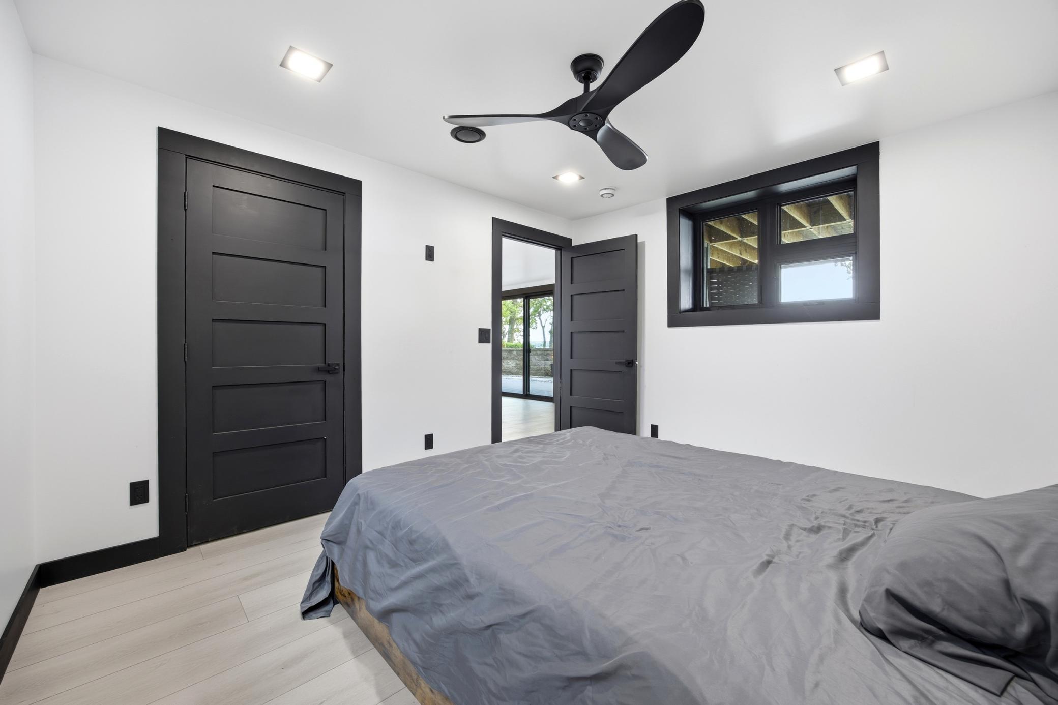 826 Shorewood Drive