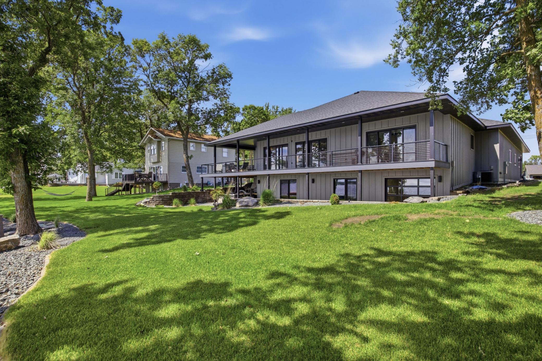 826 Shorewood Drive