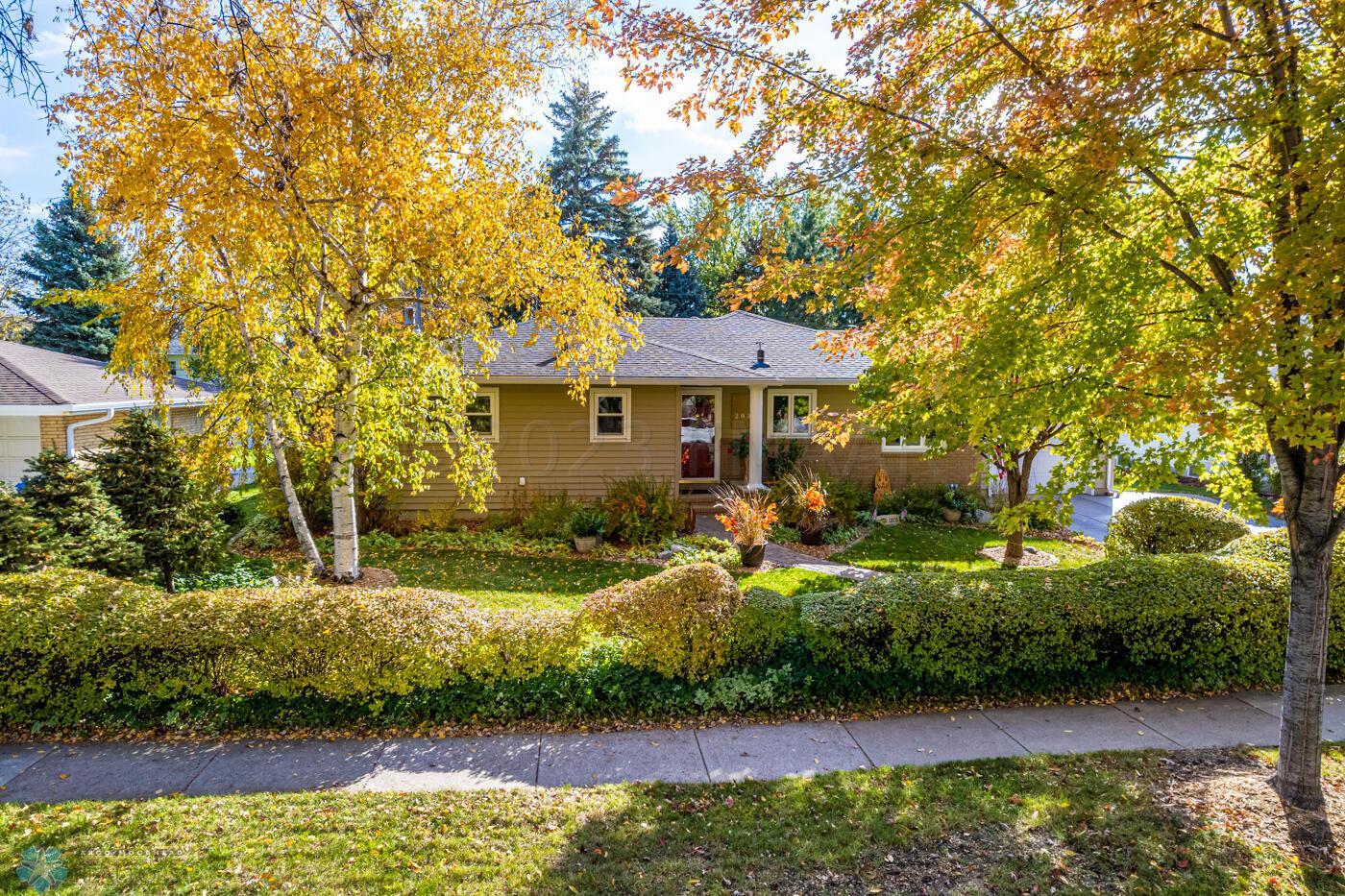 2831 EDGEWOOD Drive N