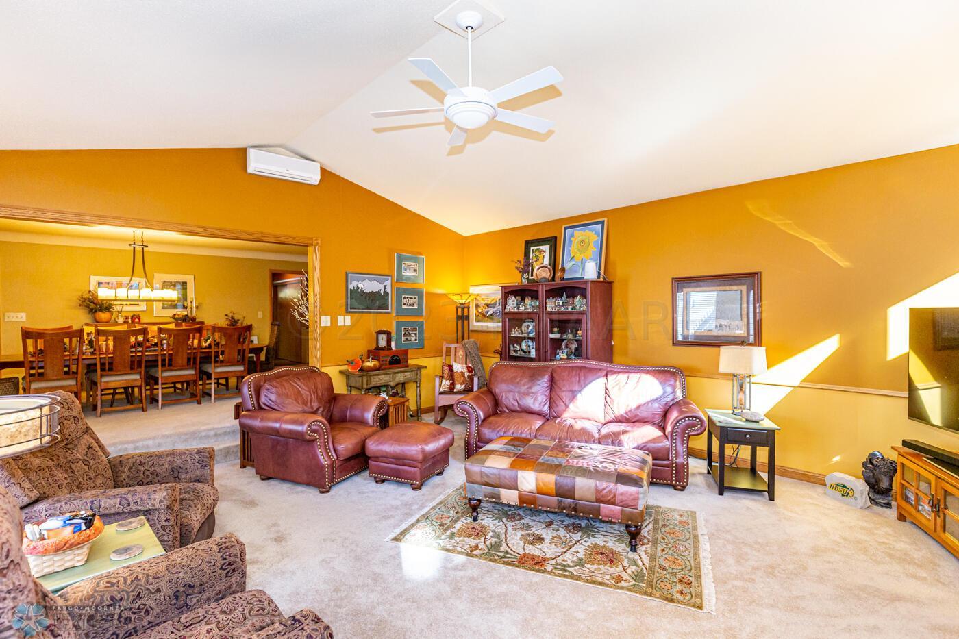 2831 EDGEWOOD Drive N