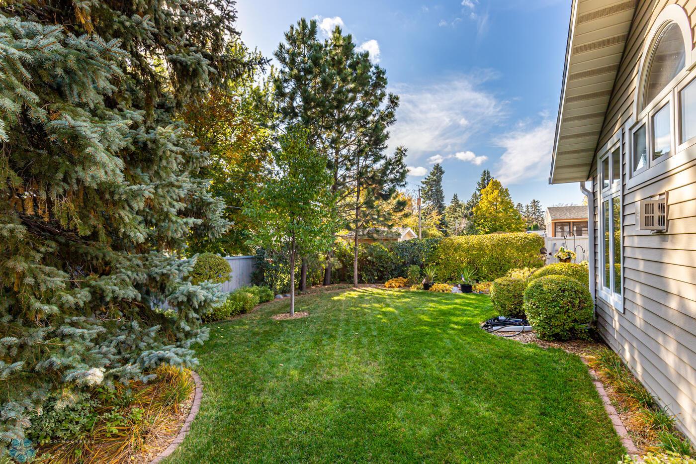 2831 EDGEWOOD Drive N
