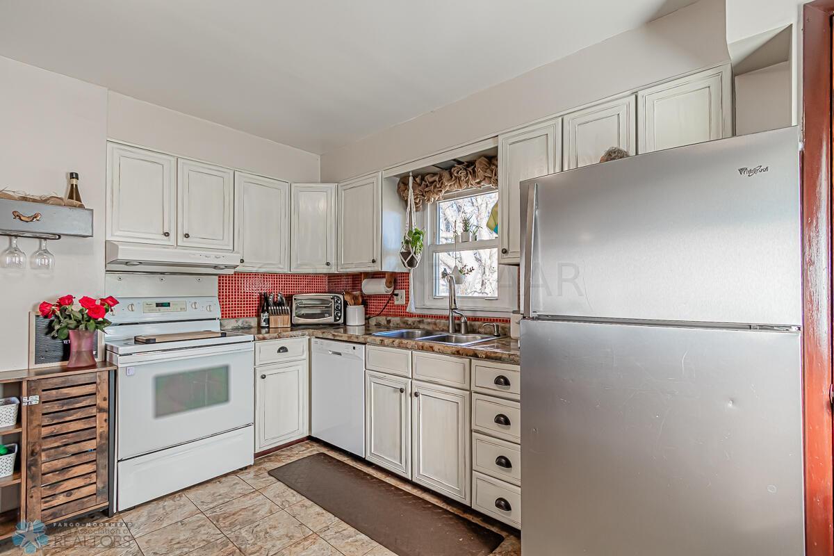301 2ND Street NE