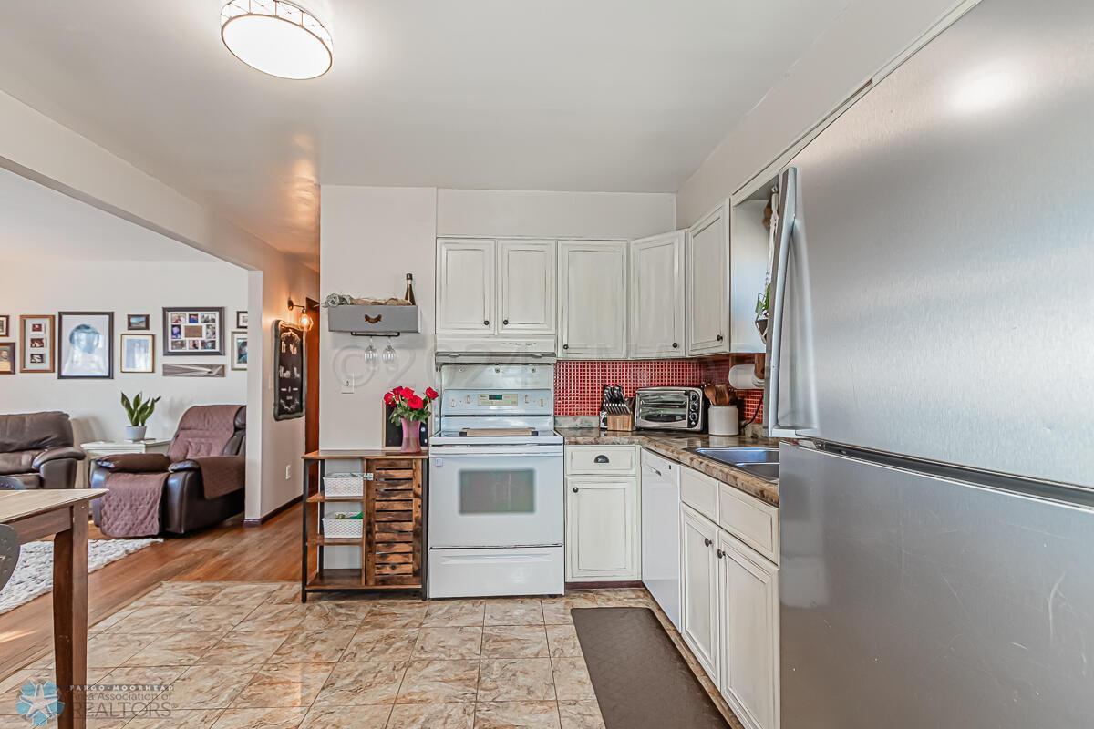 301 2ND Street NE