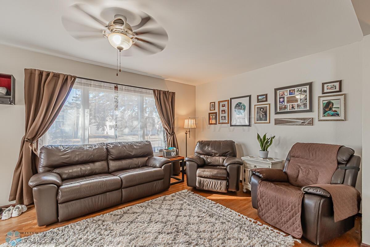 301 2ND Street NE