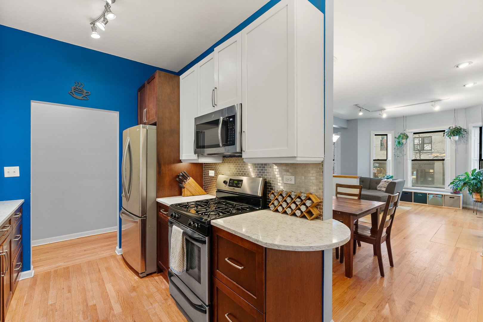 1320 W Wilson Avenue Unit: 1B