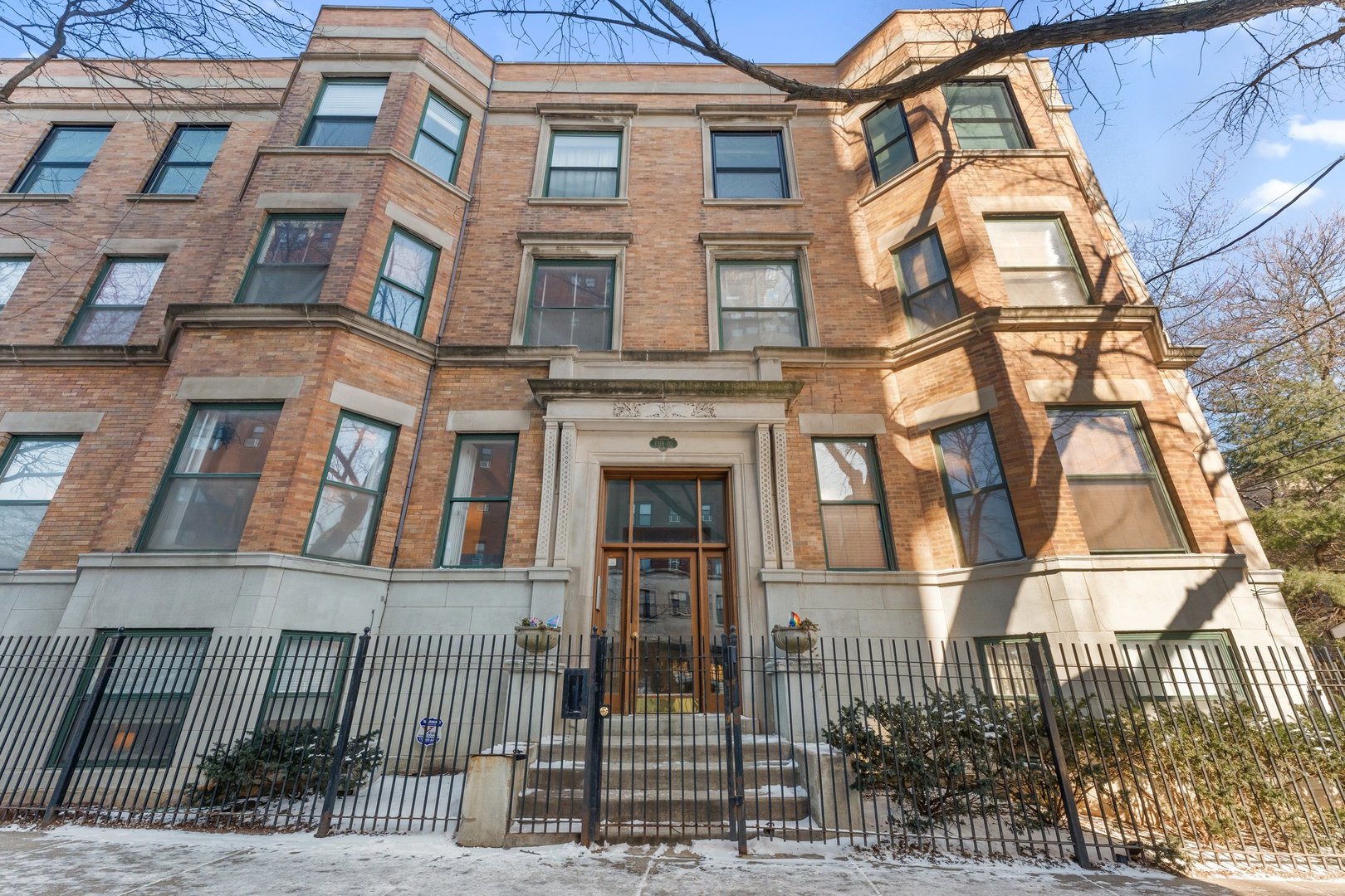 1320 W Wilson Avenue Unit: 1B