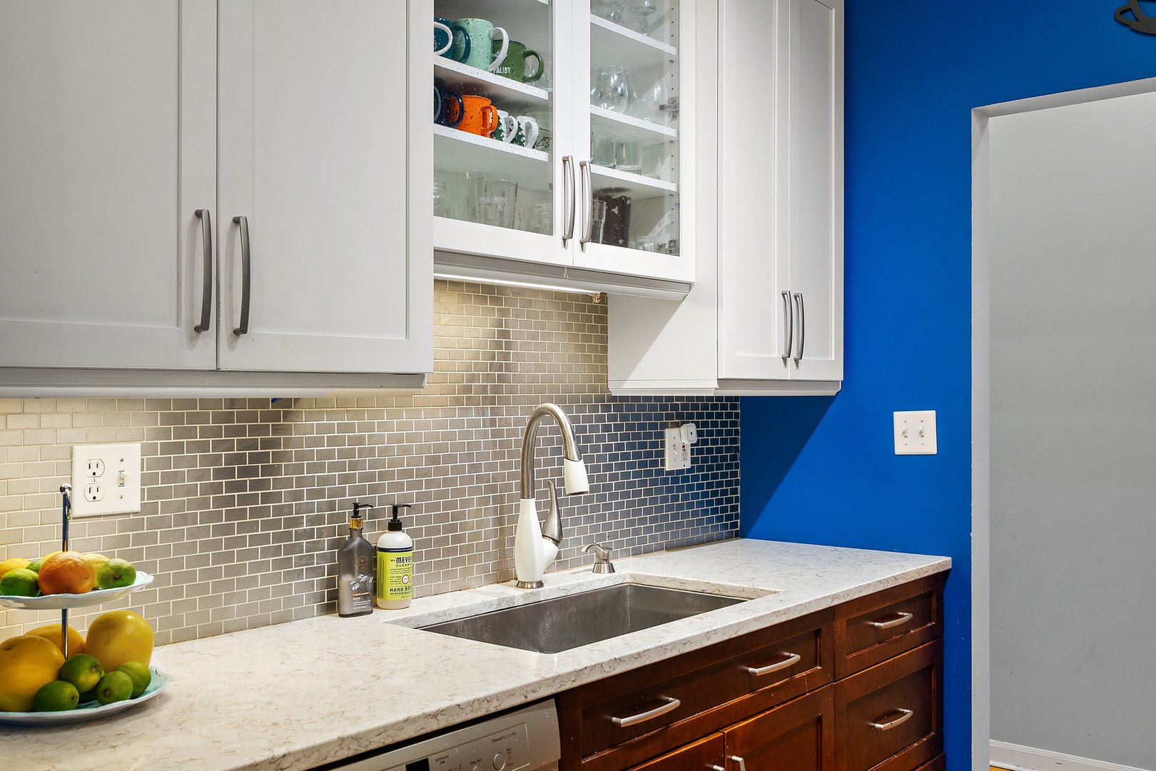 1320 W Wilson Avenue Unit: 1B