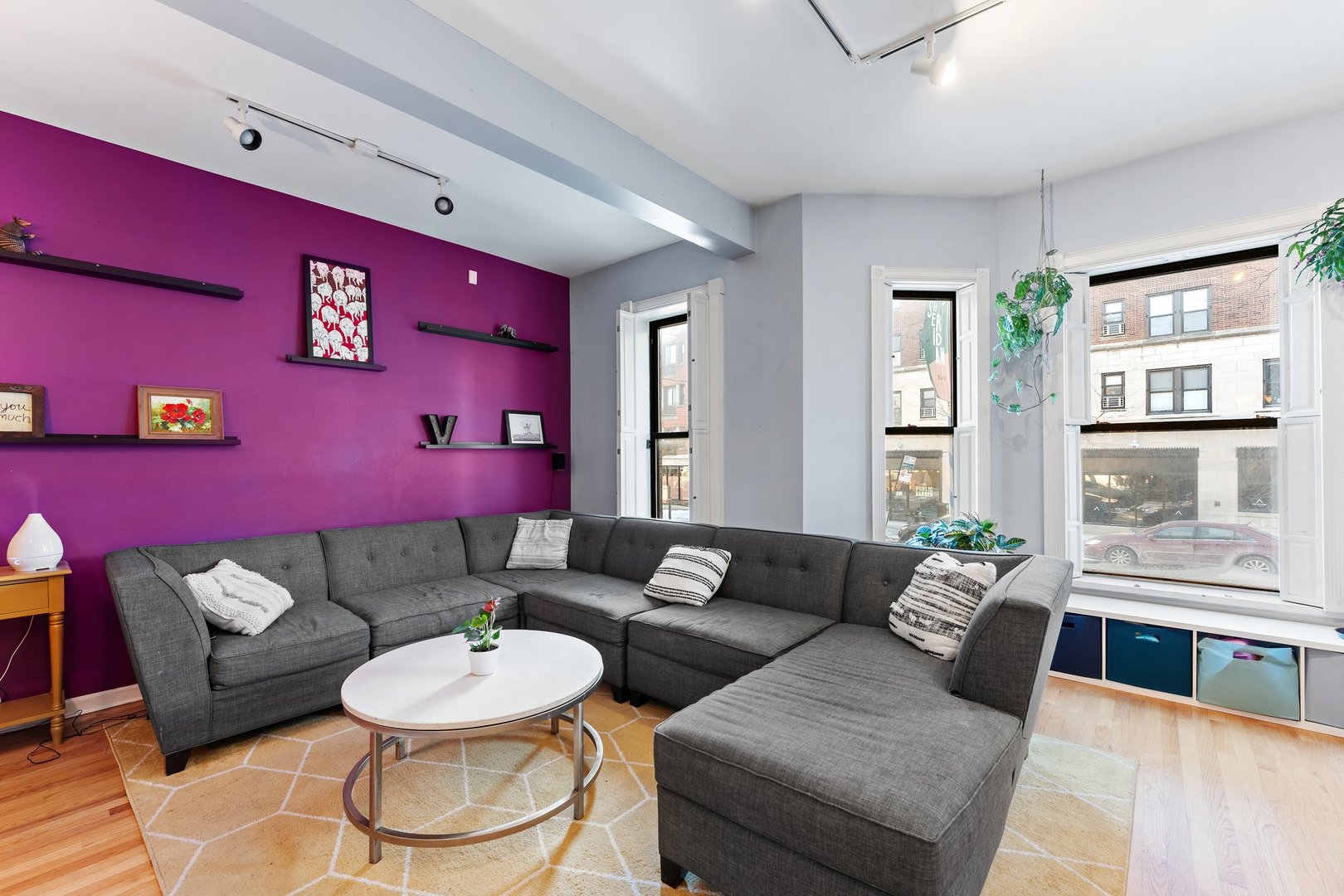 1320 W Wilson Avenue Unit: 1B