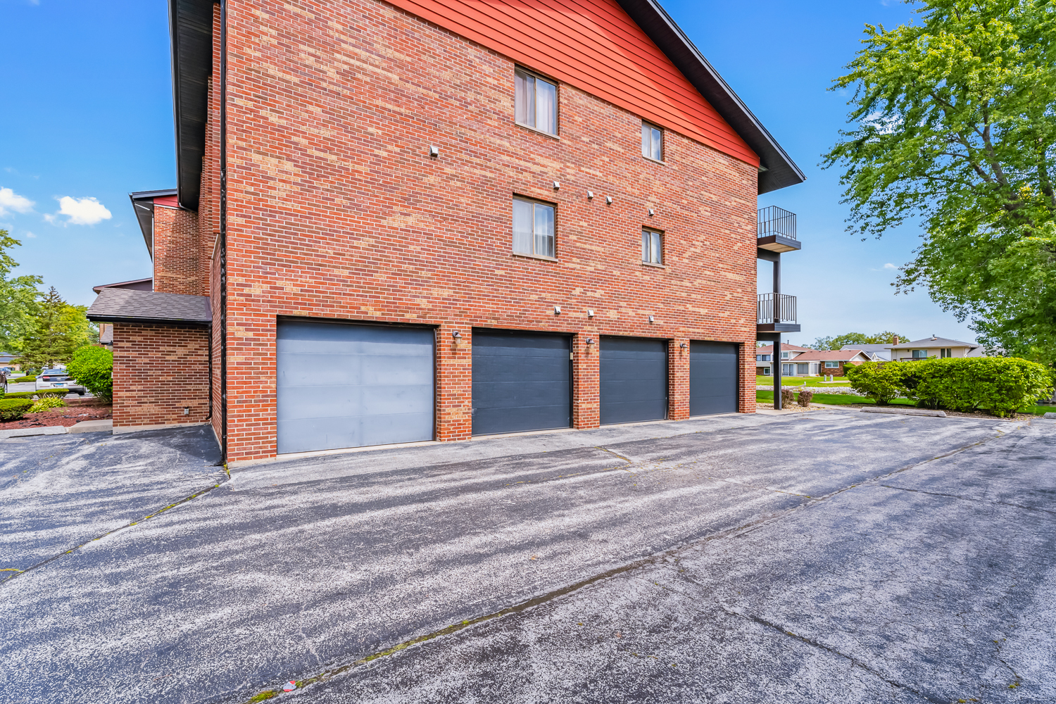 19535 Lake Shore Drive Unit: 3N