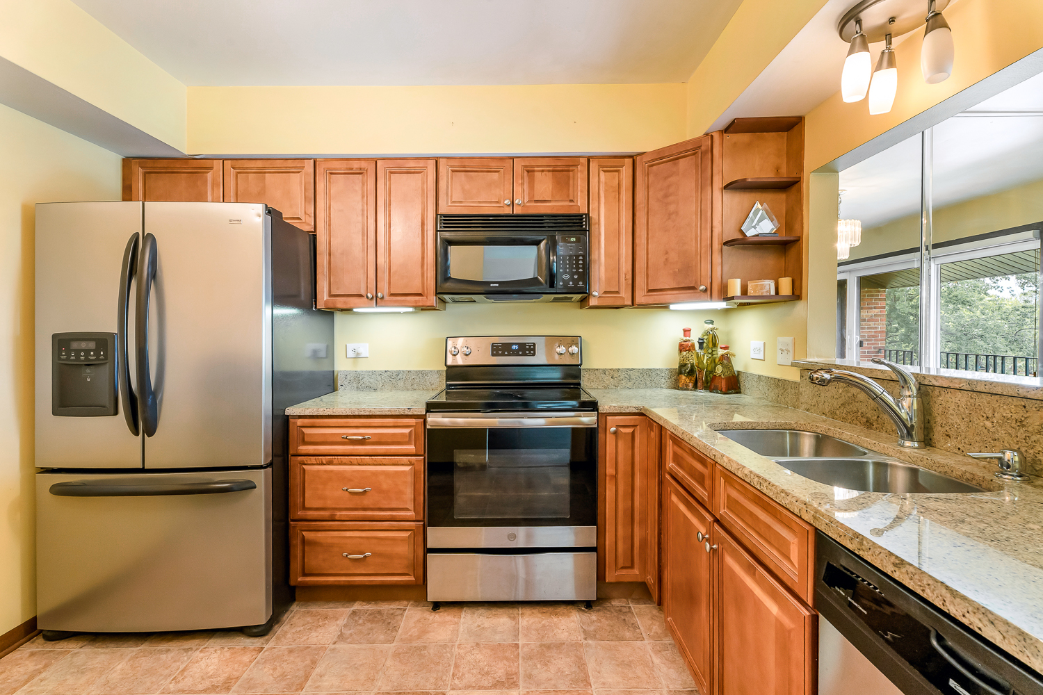19535 Lake Shore Drive Unit: 3N