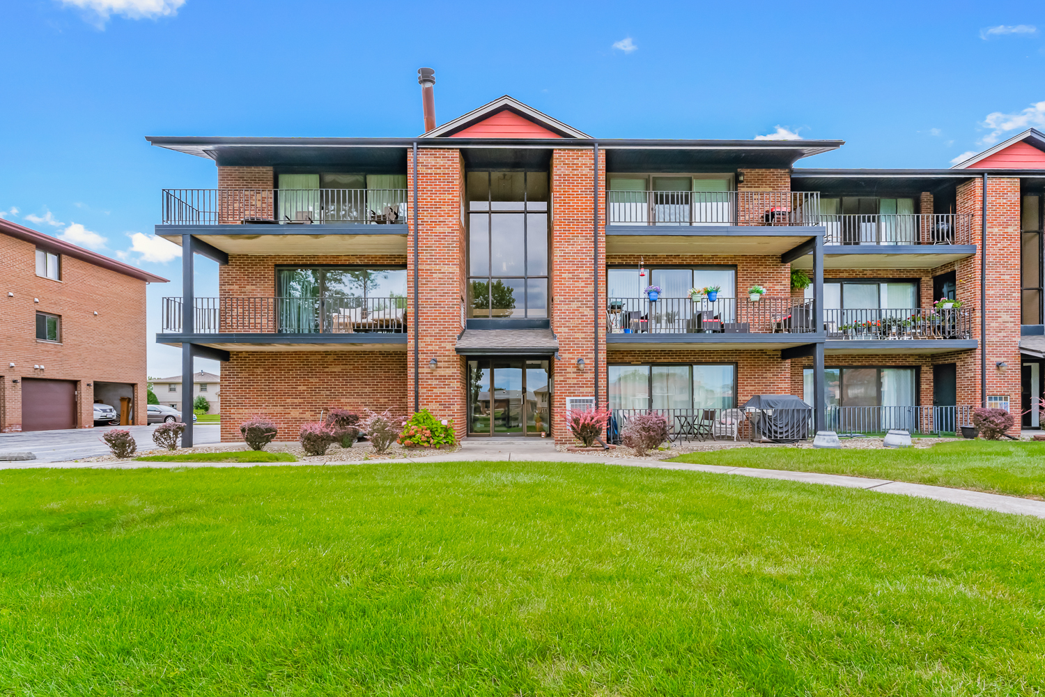 19535 Lake Shore Drive Unit: 3N