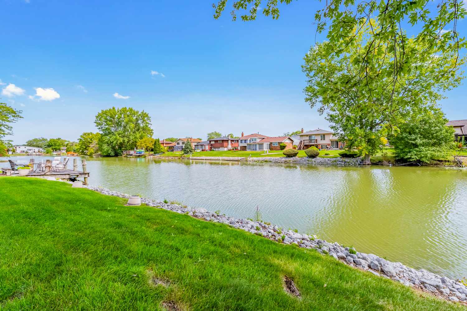 19535 Lake Shore Drive Unit: 3N