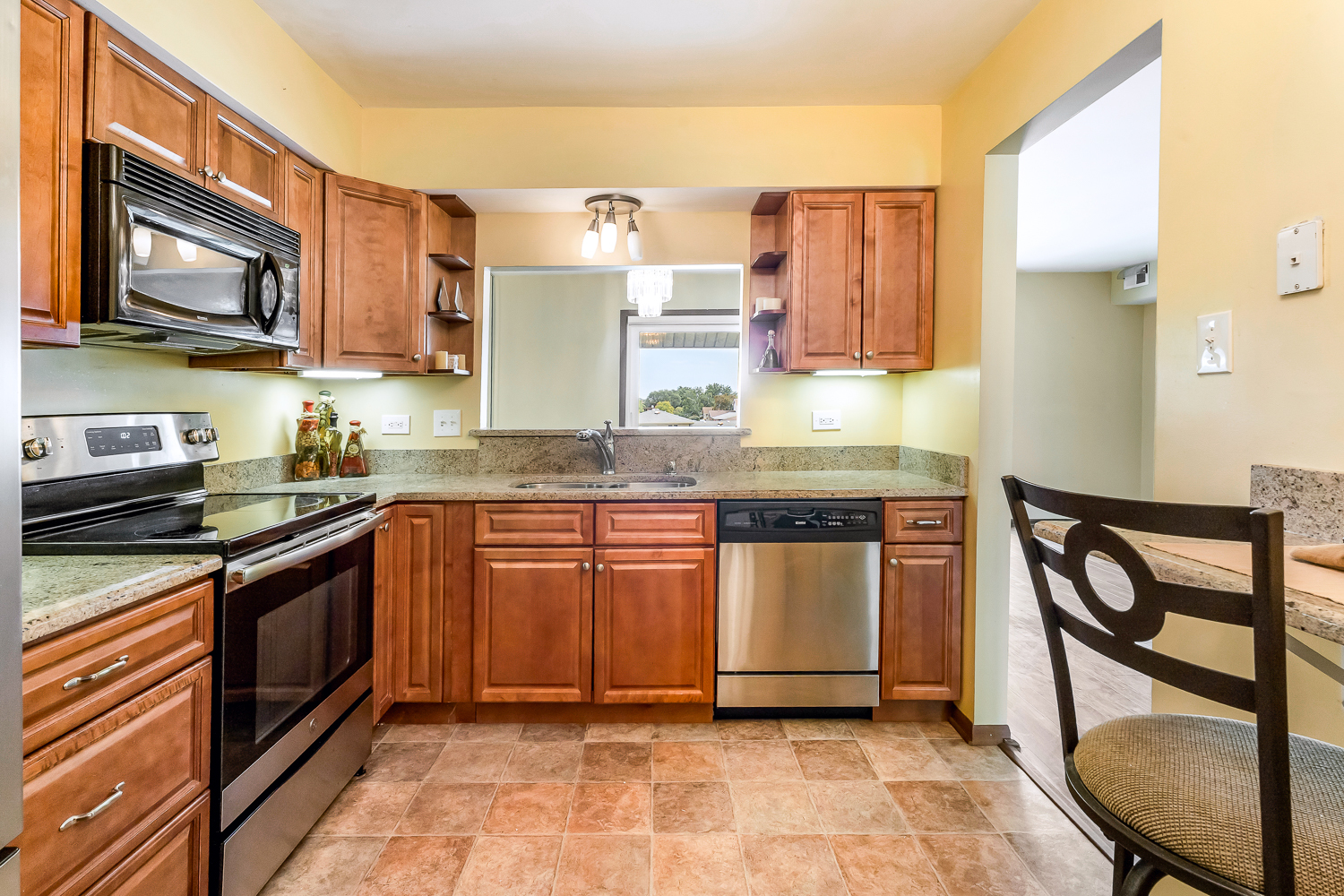 19535 Lake Shore Drive Unit: 3N