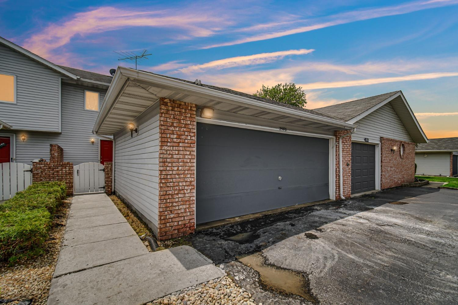2582 Brookwood Drive