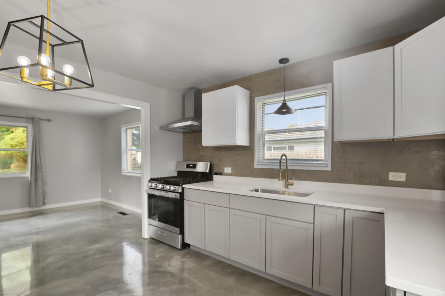 217 W 8th Street