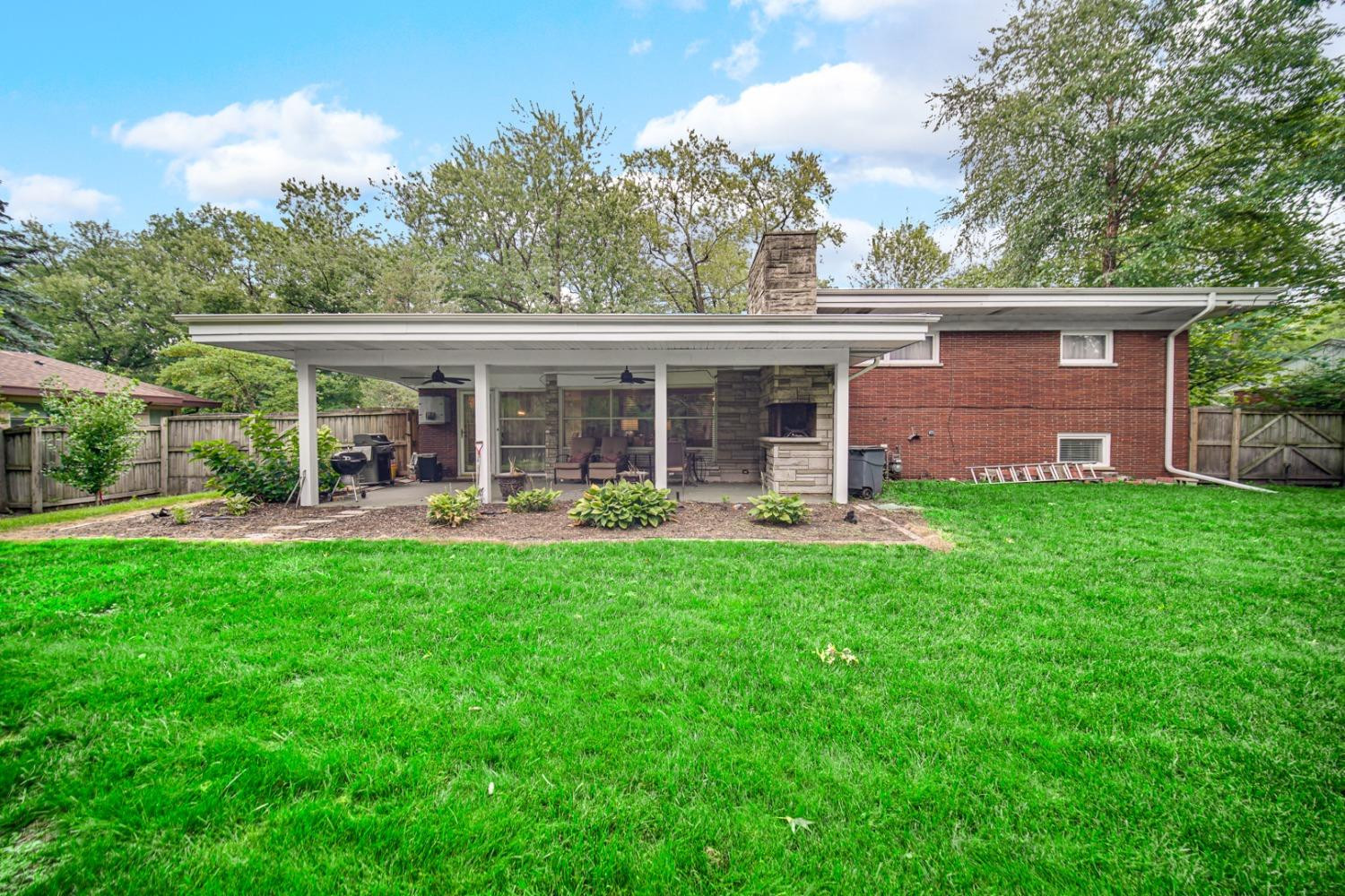 8420 Hawthorne Drive