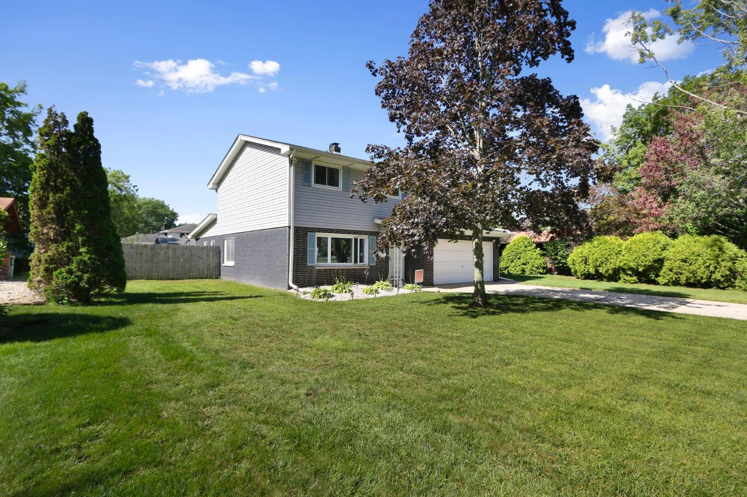 1126 Fran Lin Parkway