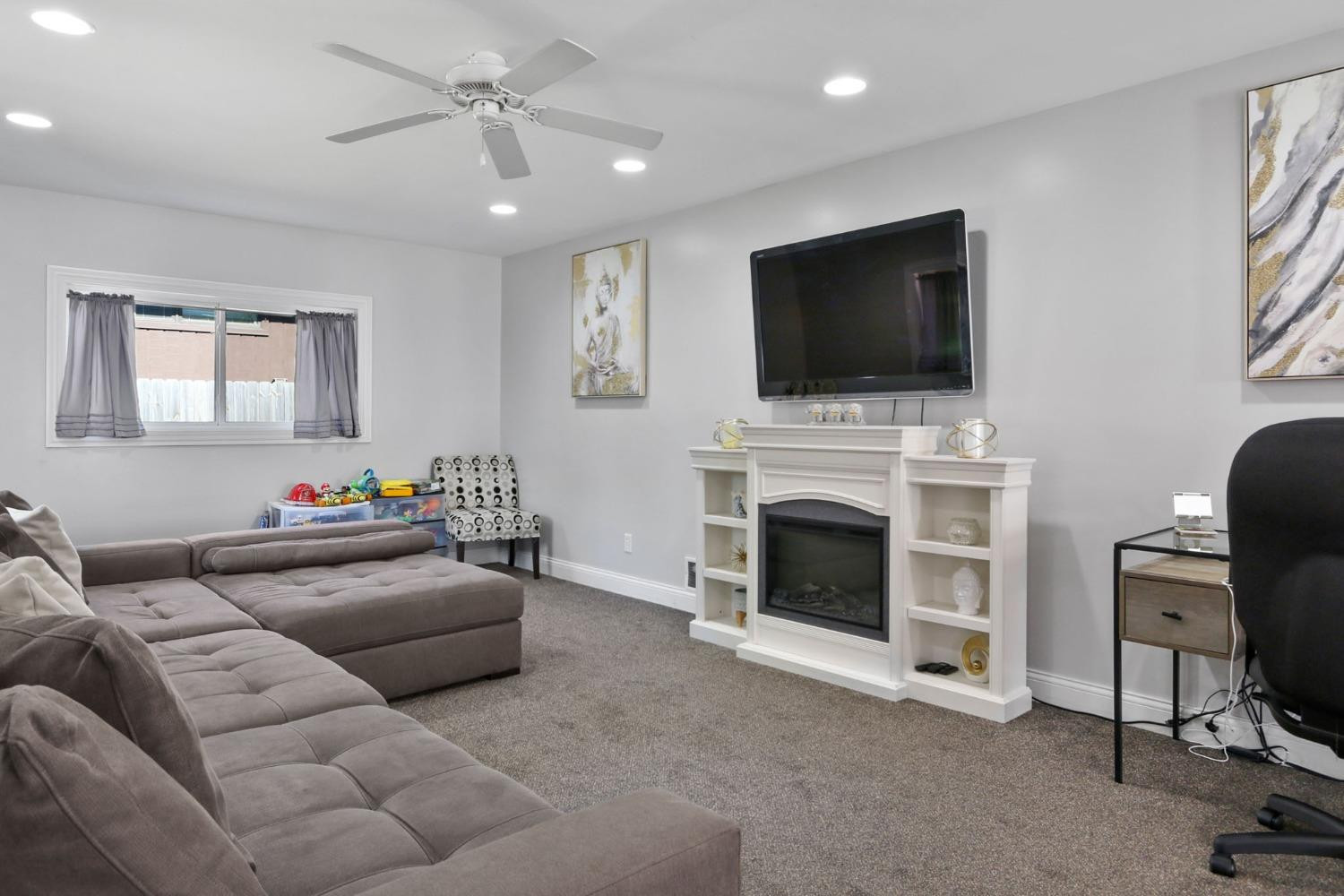 1126 Fran Lin Parkway