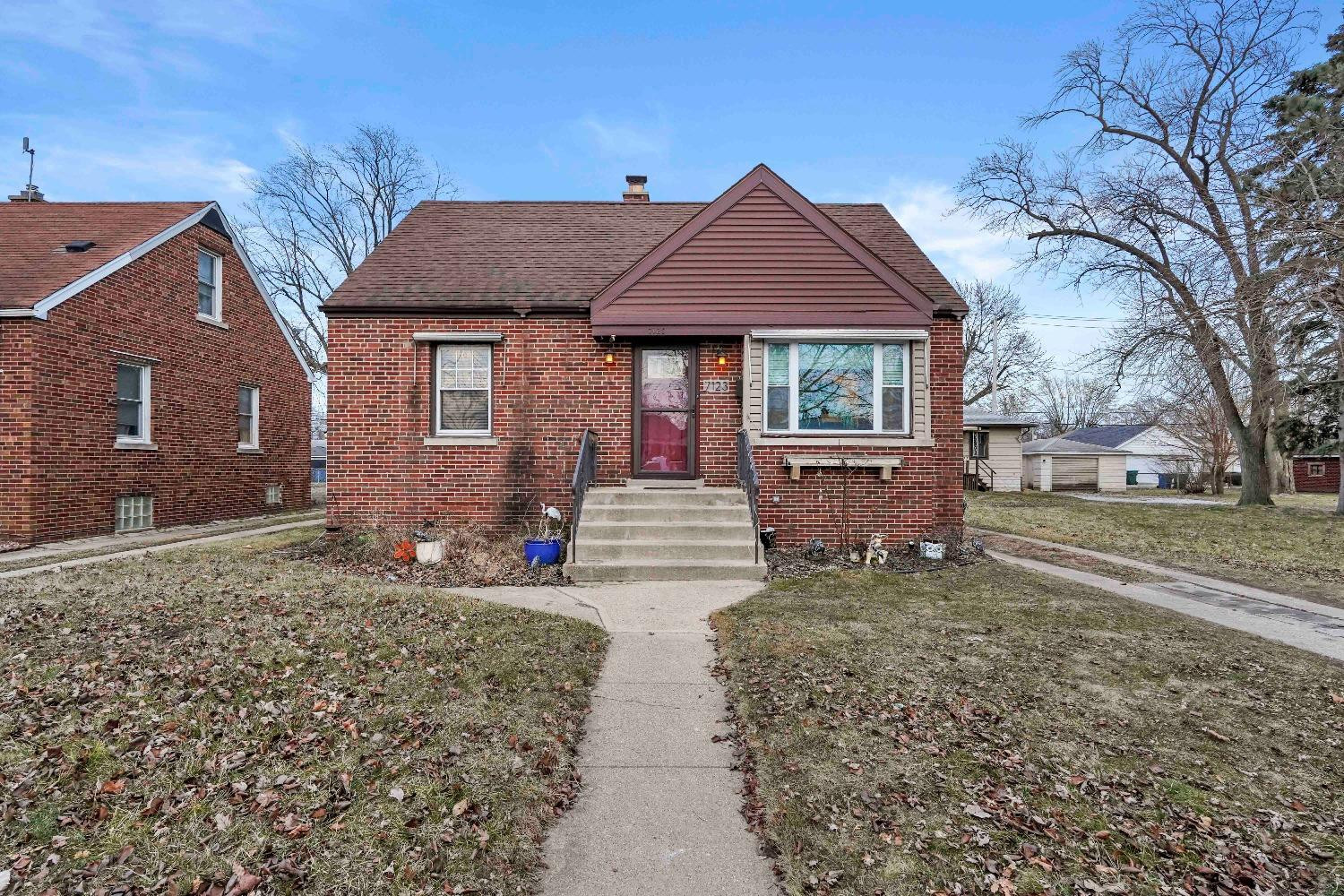 7123 Maplewood Avenue