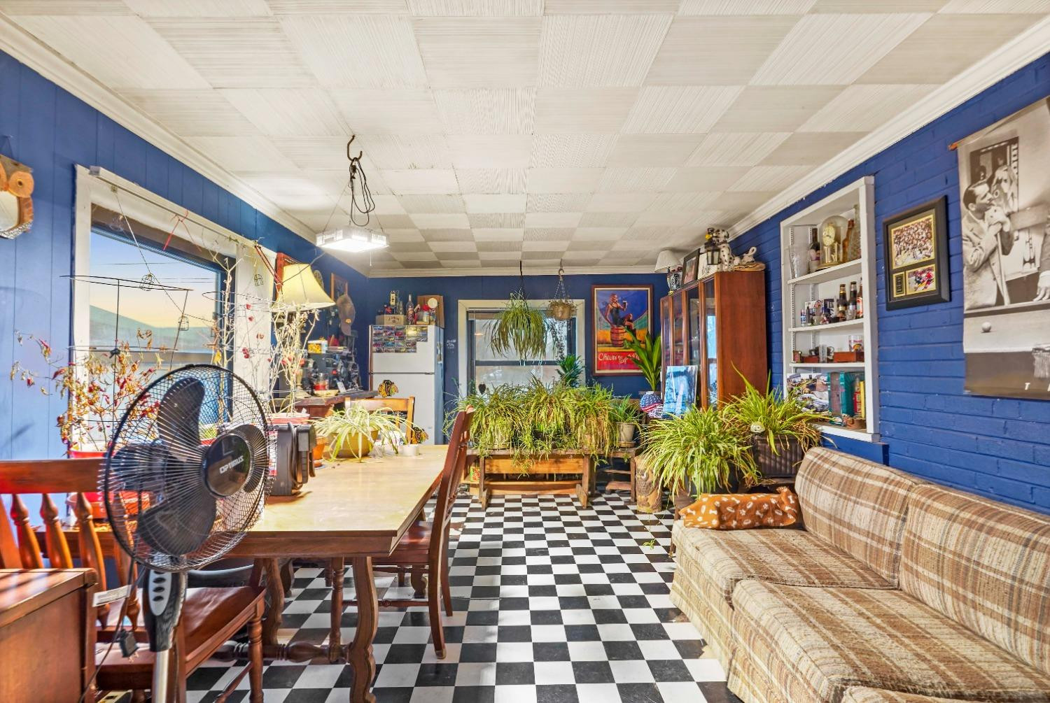 7123 Maplewood Avenue