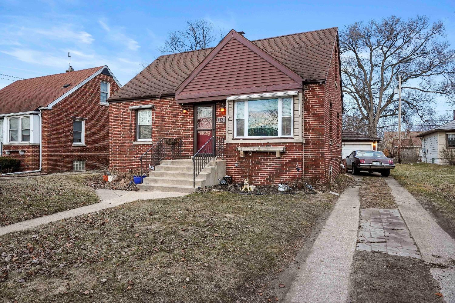 7123 Maplewood Avenue