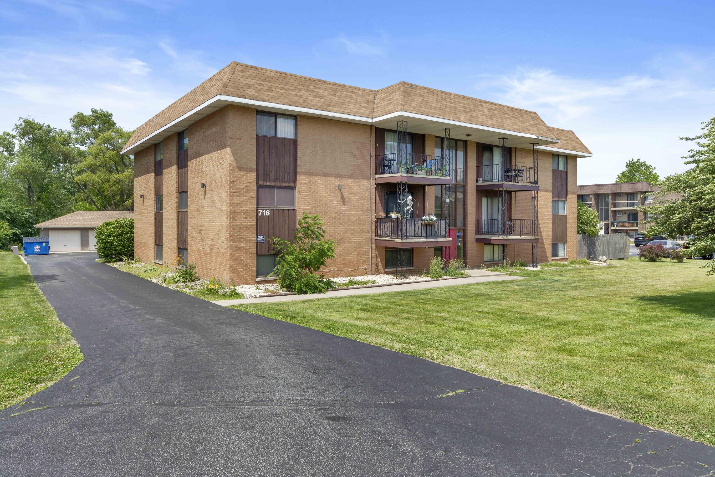716 Moraine Trace Unit: 12