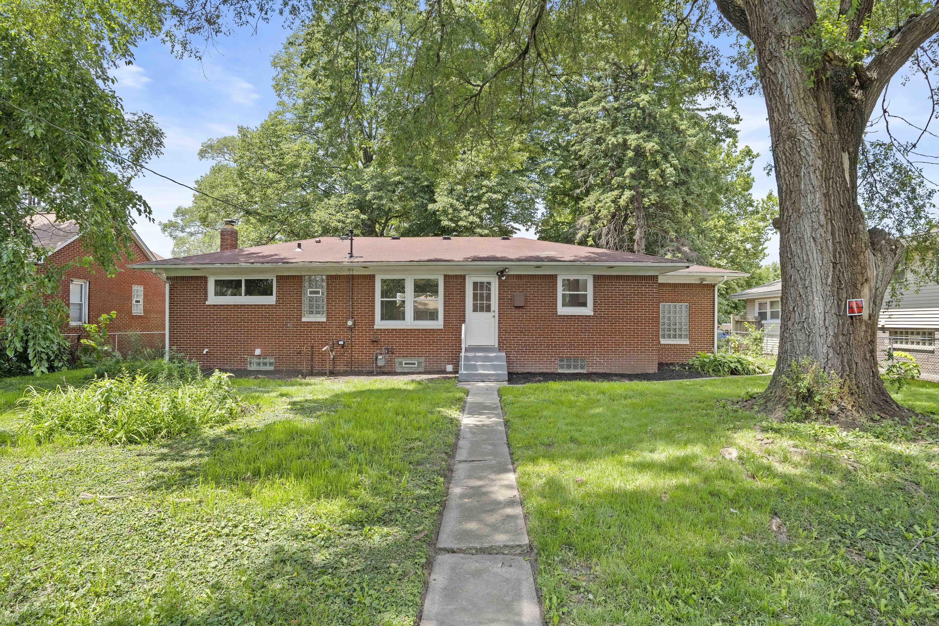 4851 Washington Street