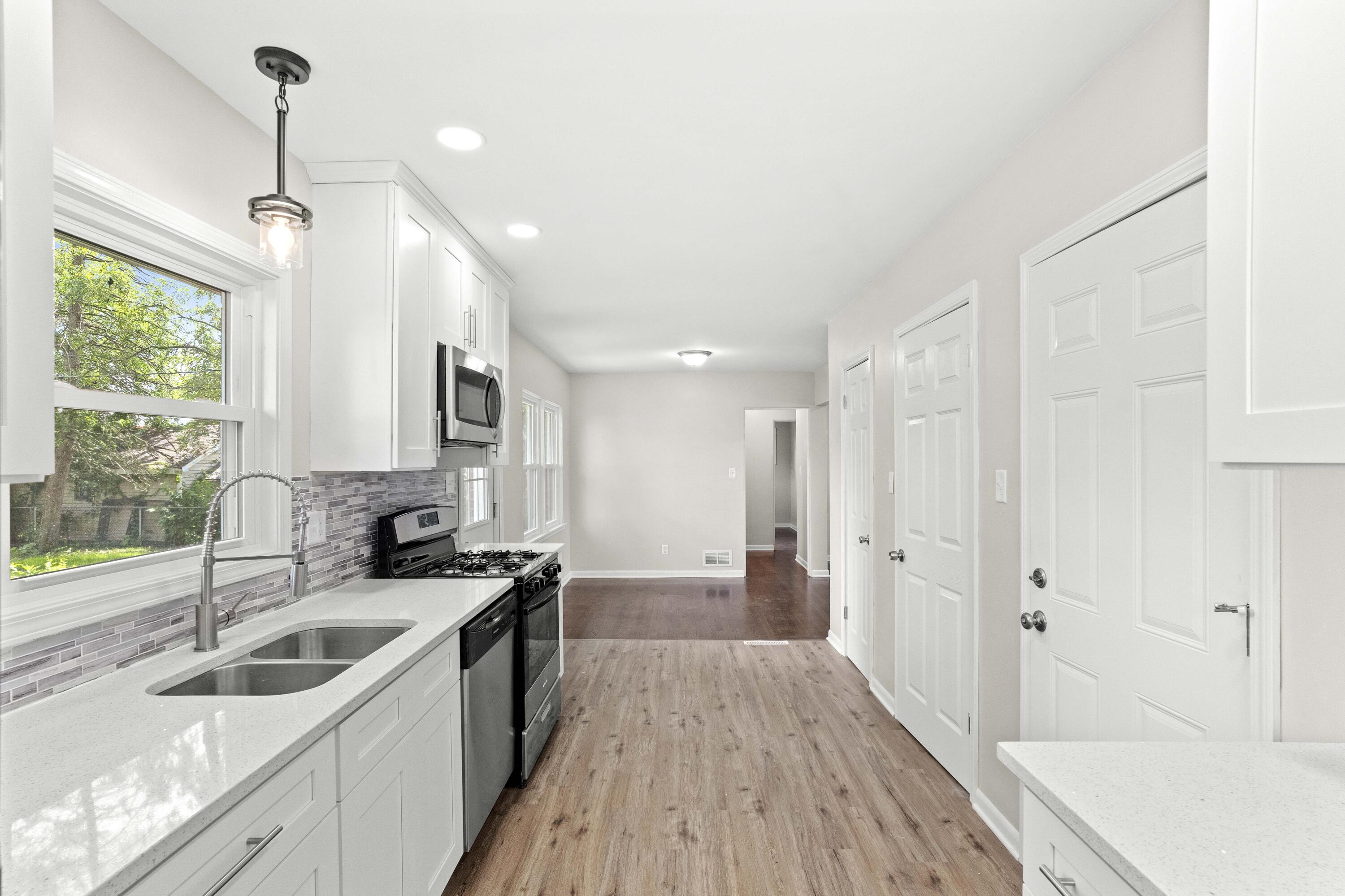 4851 Washington Street